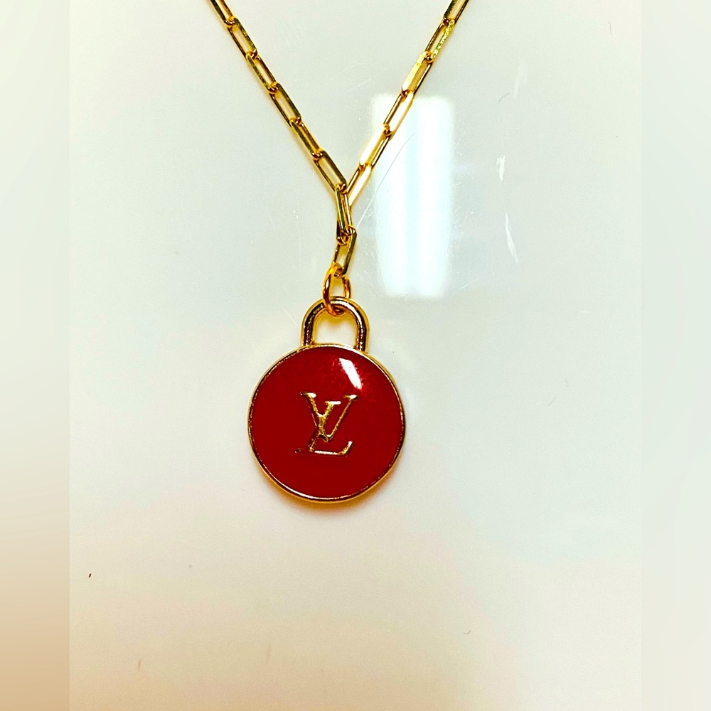 LV ZIPPER-PULL RED AND VIOLET WITH PAVOI 14K PLATED AND MARC JACOBS CUBE - Picture 10 of 12